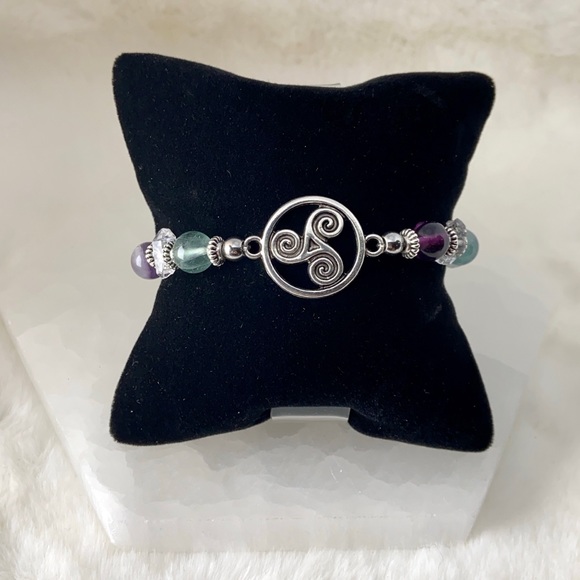 Celtic bead bracelet . Herkimer diamonds & fluorite celtic knot bracelet - Picture 5 of 14